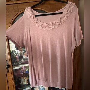 Women’s 3X Rose Top. MUST BE BUNDLED